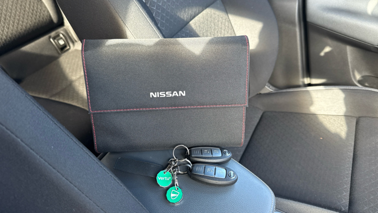 Nissan Juke 1.0 DiG-T 114 N-Connecta 5dr Petrol Hatchback